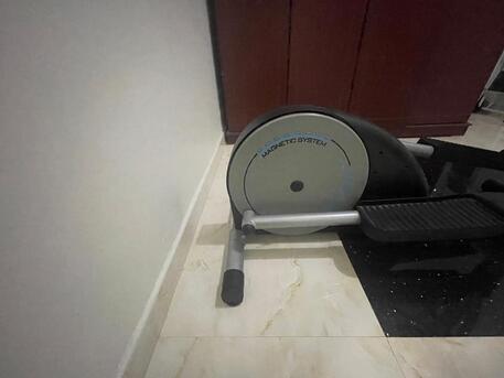 SAR 600,  Elliptical Cross Trainer, 10 Levels (Magnetic System) For Sale photo 2
