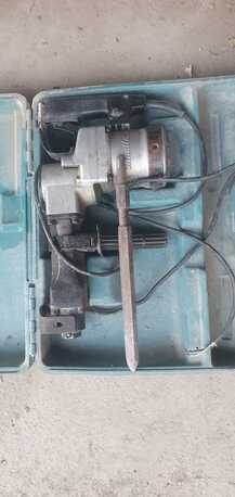 SAR 1000,  FOR SALE – ORIGINAL MAKITA DEMOLITION HAMMER photo 1