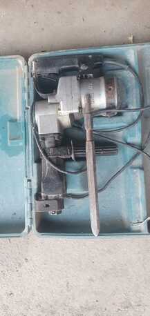 SAR 1000,  FOR SALE – ORIGINAL MAKITA DEMOLITION HAMMER photo 2