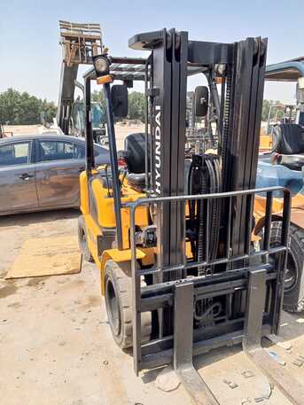 SAR 45000,  Forklift For Sale. photo 2