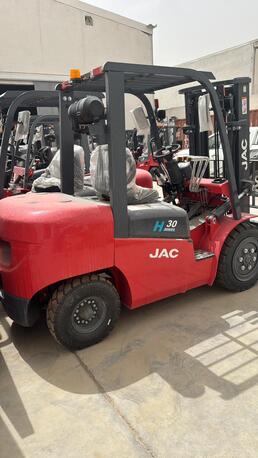 SAR 5000400,  Forklift For Sale (Brand New And Used) Maintenance) photo 2