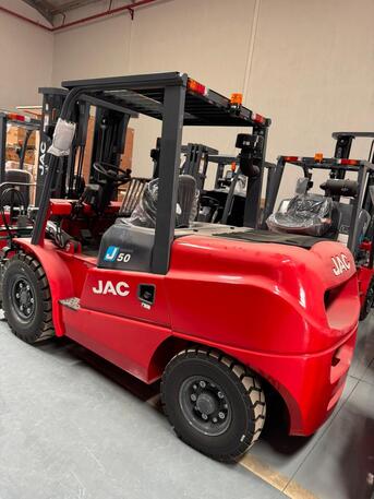 SAR 5000400,  Forklift For Sale (Brand New And Used) Maintenance) photo 3