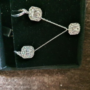 SAR 200,  Swarovski Necklace AnD Earrings Set photo 1