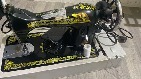 SAR 250,  SWEING MACHINE WITH MOTOR photo 1