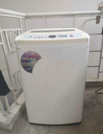 SAR 350,  Washing Machine - Samsung 8kg (medium) Diamond Drum Top Loader - Excellent - Guarantee - D photo 1