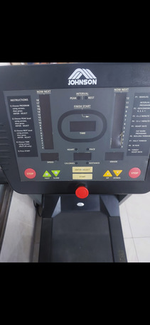 SAR 1000,  Johnson Treadmill Jet Series In Good Condition photo 2