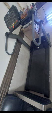 SAR 1000,  Johnson Treadmill Jet Series In Good Condition photo 3
