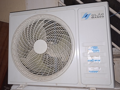 Sar 50,  Old Dameg Ac Exchange Only 350 Sr  Dalvery Ansultion Free Good Quality Window Split