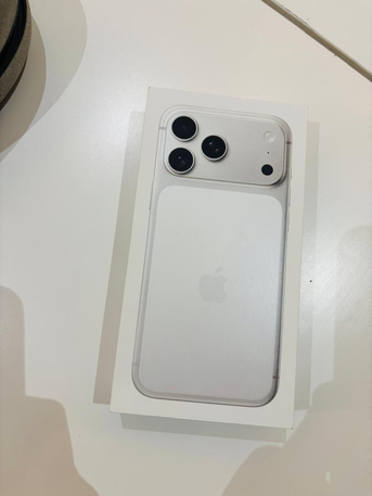 SAR 4650,  IPhone 17 Pro Max 256, Silver photo 3