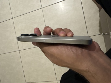 SAR 1900,  I Phone 15 Pro Titanium Grey 128GB photo 2