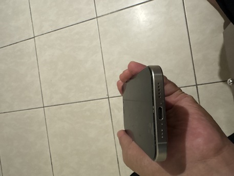 SAR 1900,  I Phone 15 Pro Titanium Grey 128GB photo 3