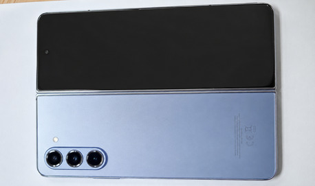 SAR 2799,  SAMSUNG FOLD 5, 12GB RAM 256 GB Storage Excellent Condition, Very Less Used photo 2