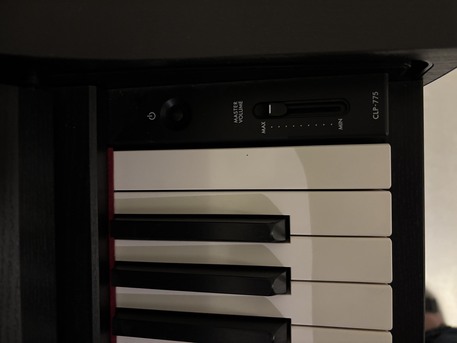 SAR 12000,  Yamaha Clavinova CLP775 photo 3