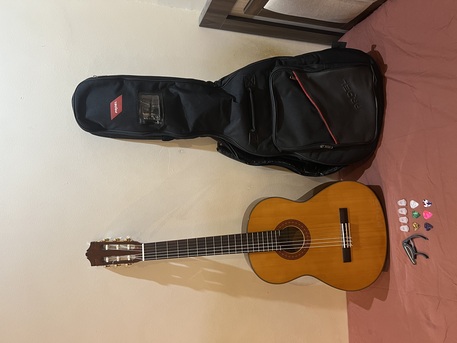 SAR 550,  Yamaha C70 Classical Guitar For Sale photo 1