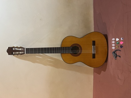 SAR 550,  Yamaha C70 Classical Guitar For Sale photo 3
