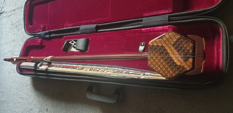 SAR 9000,  Professional Huqiu Erhu (Certified Python Skin) - Mint Condition In Riyadh photo 2
