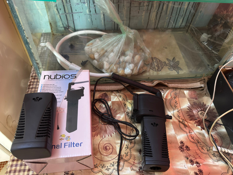 SAR 70,  Fish Tank + Big Motor + Decor Stones(0504526570) photo 1