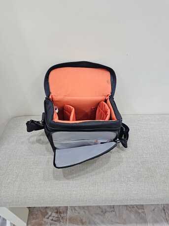 SAR 150,  Lowepro Camera Bag photo 2
