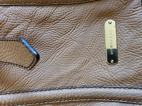 SAR 800,  Authentic Burberry Big Big Bag photo 3