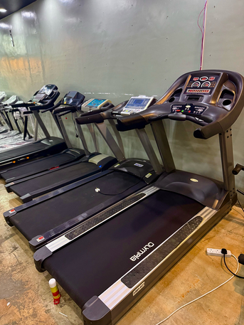 SAR 3799,  250 KG BIGGEST LUXURY COMMERCIAL TREADMILL FOR SALE 0537981203 photo 2