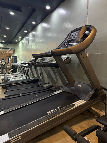 SAR 3799,  250 KG BIGGEST LUXURY COMMERCIAL TREADMILL FOR SALE 0537981203 photo 3