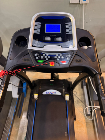 SAR 850,  120 KG USED TREADMILL WITH MASSAGER FREE DELIVERY WARRANTY 0537981203 photo 1