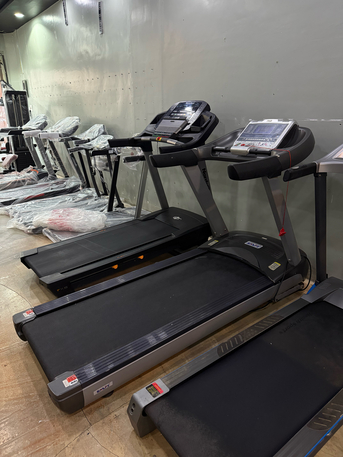 SAR 2700,  BEST DEAL 200 KG COMMERCIAL  GYM TREADMILL FOR SALE WARRANTY AND FREE DELIVERY 0537981203 photo 2