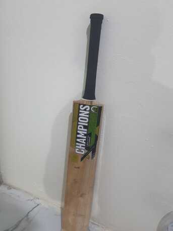 SAR 100,  Hard Tennis Champion Cricket Bat For Sale photo 2