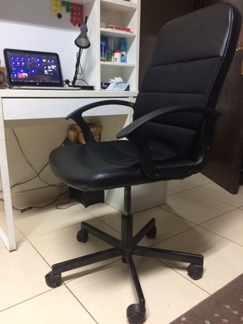 SAR 600,  Office Or PC Desk With Chair From IKEA photo 1
