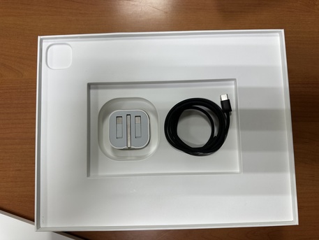 SAR 5500,  IPAD Pro 13 Inch (M5) Wifi+Cellular 256GB photo 3