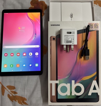 SAR 520,  Original Mint Condition Gold Color SAMSUNG Galaxy  Tab A, 10.1 Inch - T-515 Model photo 1