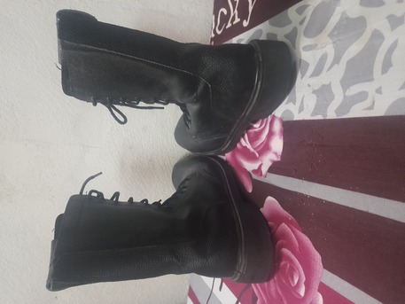 SAR 150,  Safety Boot 47 photo 2