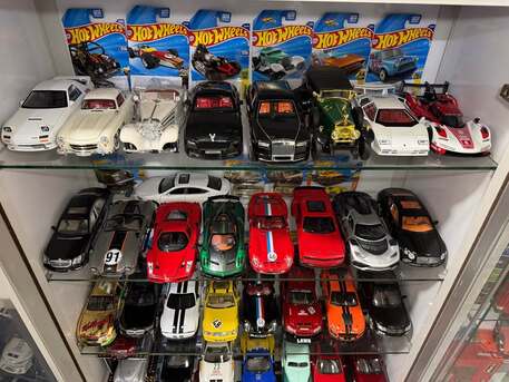 SAR 123,  Metal Diecast Cars And Bikes For Sale photo 1