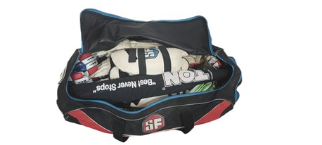 SAR 450,  Leather Cricket Full Kit Set. photo 2