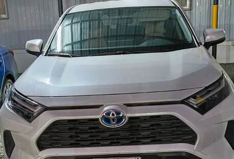 RAV 4 LE Hybrid 2024 Lease Transfer Free 132000 Installment,105000 OneTime To Bank Jazeera photo 1