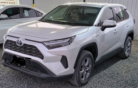 RAV 4 LE Hybrid 2024 Lease Transfer Free 132000 Installment,105000 OneTime To Bank Jazeera photo 2