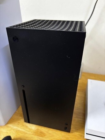 SAR 1900,  Xbox Series X For Sale In Excellent Condition photo 1