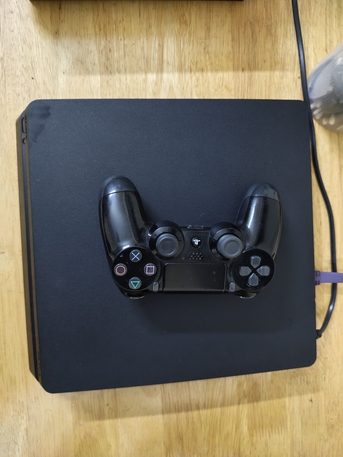 SAR 800,  Ps4 Slim 1tb Jailbreak Version For Sale In Excellent Condition photo 1