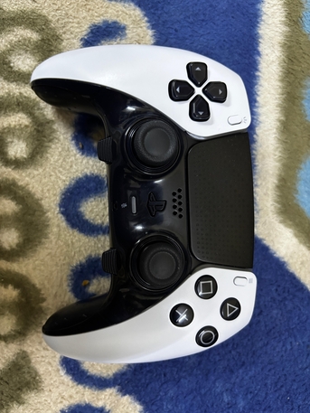 SAR 500,  Ps5 Dual Sense Edge Controller For Sale In Excellent Condition photo 1