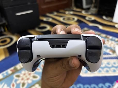 SAR 500,  Ps5 Dual Sense Edge Controller For Sale In Excellent Condition photo 2