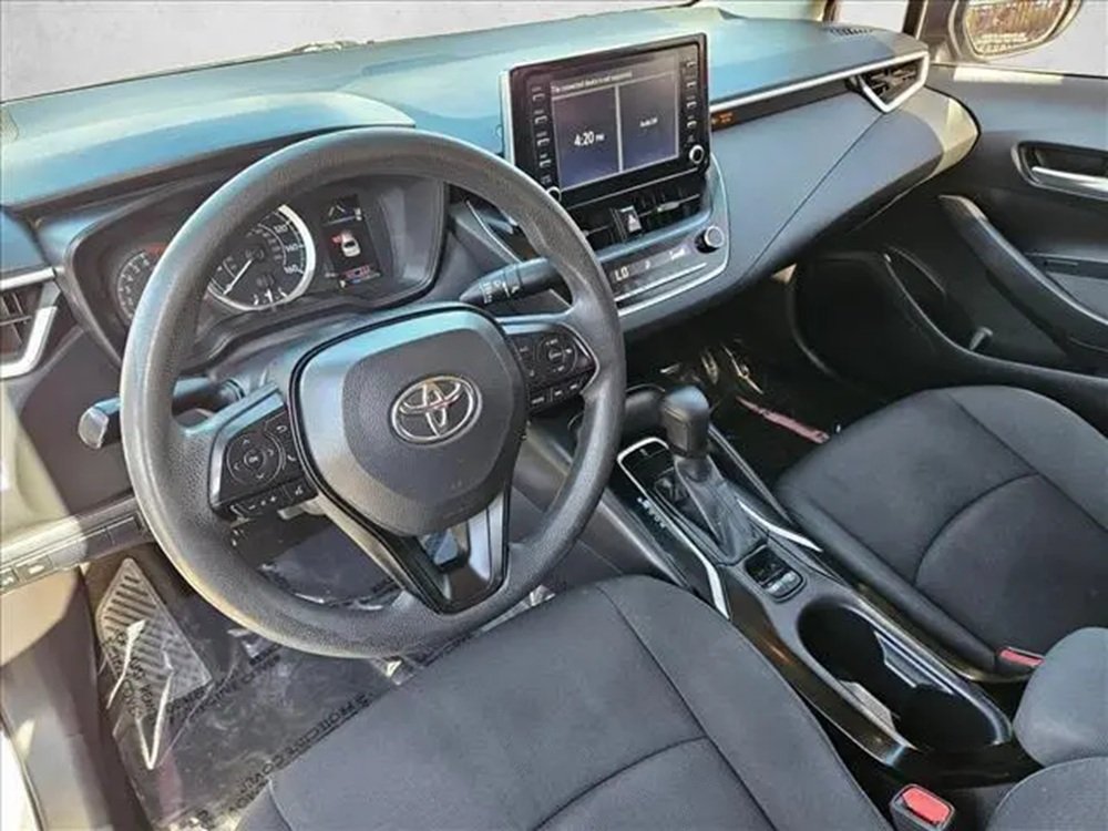 Used 2020 Toyota Corolla LE photo 4