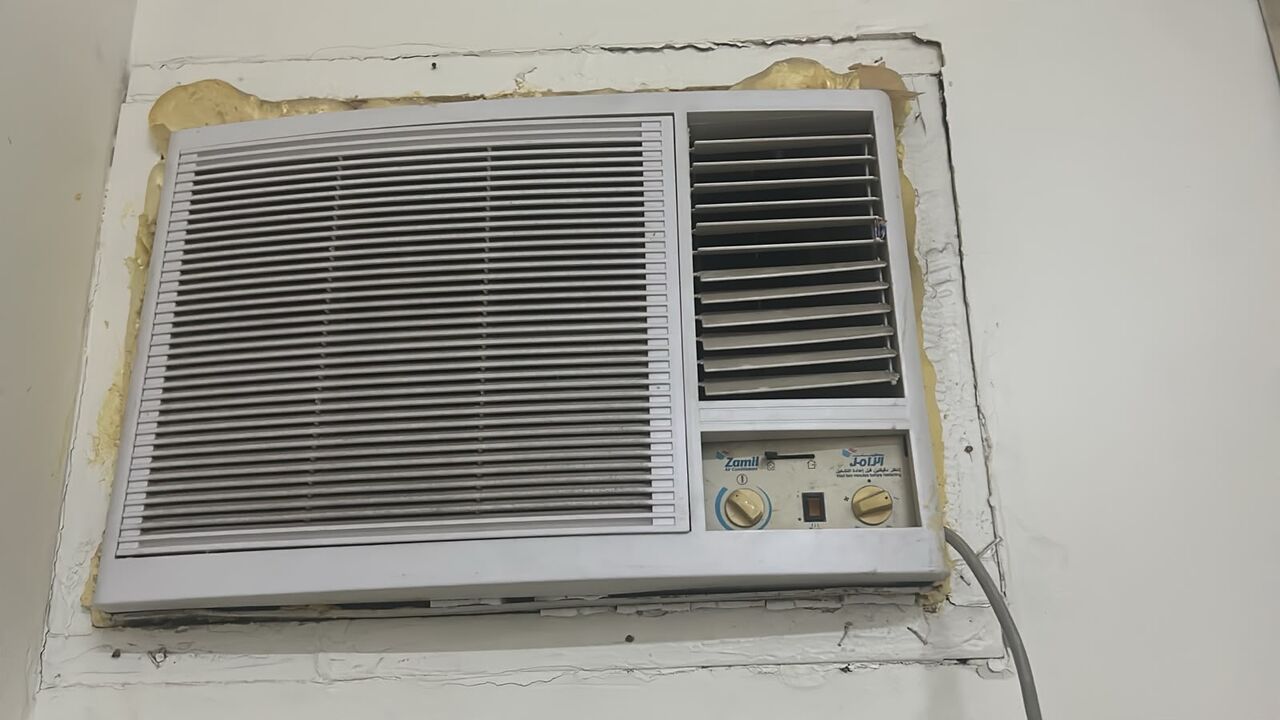 SAR 1100,  Zamil Window AC For Sale 2 Nos And 1 Wardrobe