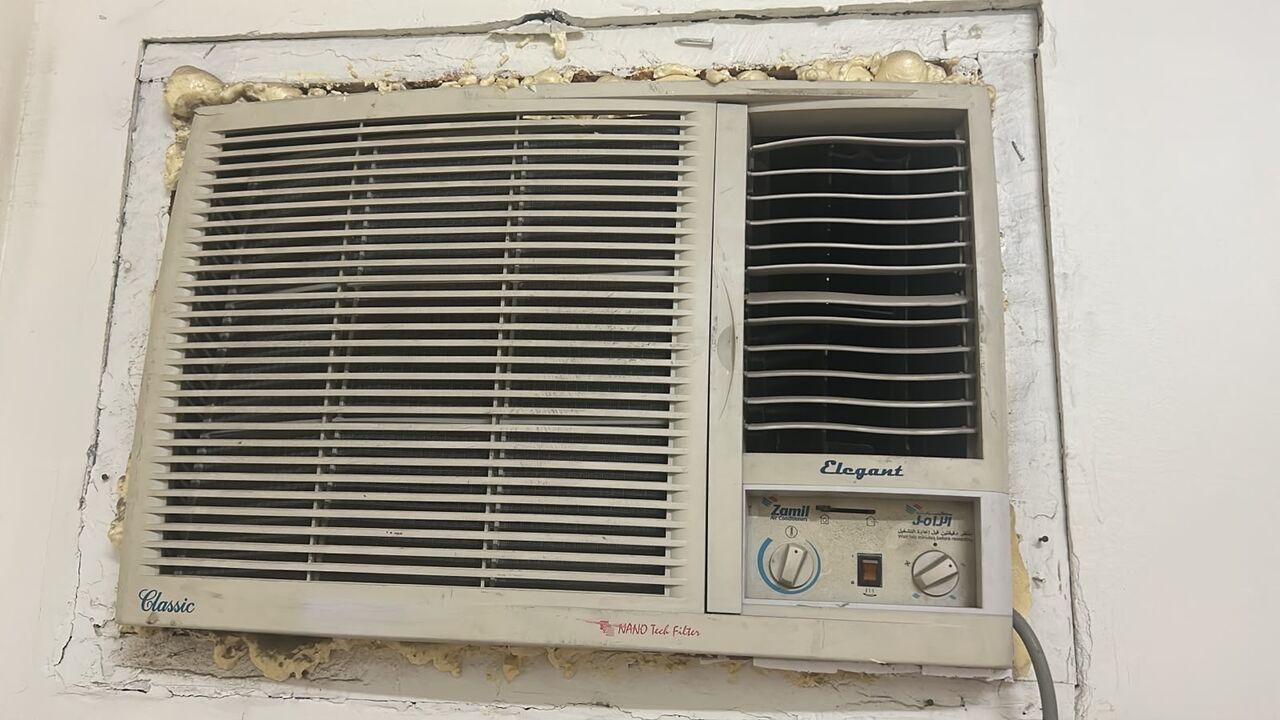 SAR 1100,  Zamil Window AC For Sale 2 Nos And 1 Wardrobe photo 2