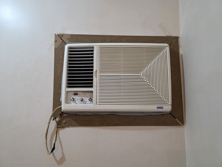 SAR 350,  Window AC Hot & Cold 1.5 Ton – Exchange Offer photo 1