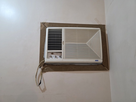 SAR 350,  Window AC Hot & Cold –1.5 Ton | Exchange Available photo 1