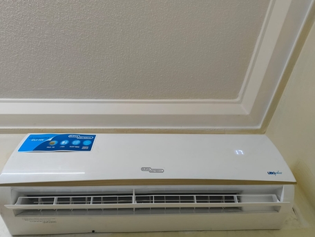SAR 600,  Samsung Split AC 1 - 3 Ton - Excellent Cooling - Slightly Used" photo 1