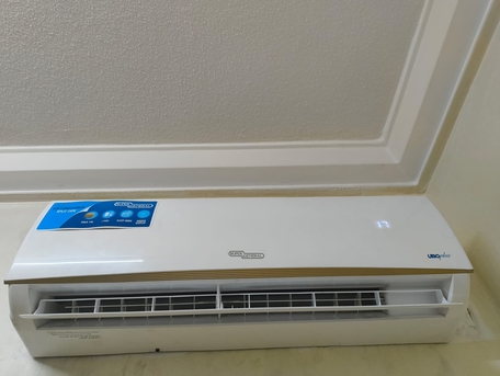 SAR 600,  Samsung Split AC 1 - 3 Ton - Excellent Cooling - Slightly Used" photo 2
