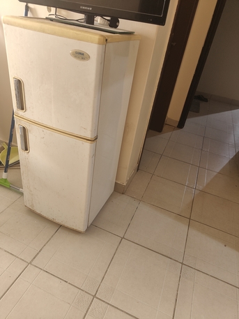 SAR 200,  For Sale – Luna Refrigerator photo 2