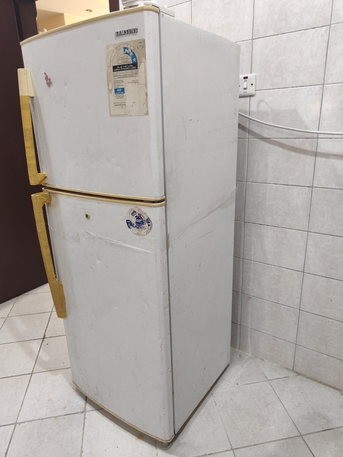 SAR 330,  Samsung Refrigerator In Good Condition -  Double Door For Sale photo 2