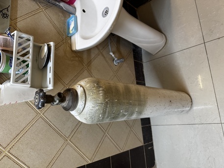 SAR 450,  Large Medical Oxygen Cylinder (35 - 42 Liters), Japanese Made, Available For Urgent Sale photo 1